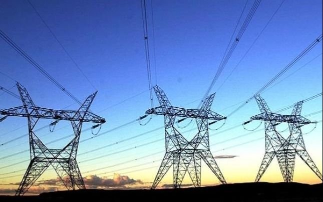Un informe de la UNLP advierte irregularidades en la renegociación de tarifas de Luz de Capital y el Conurbano
