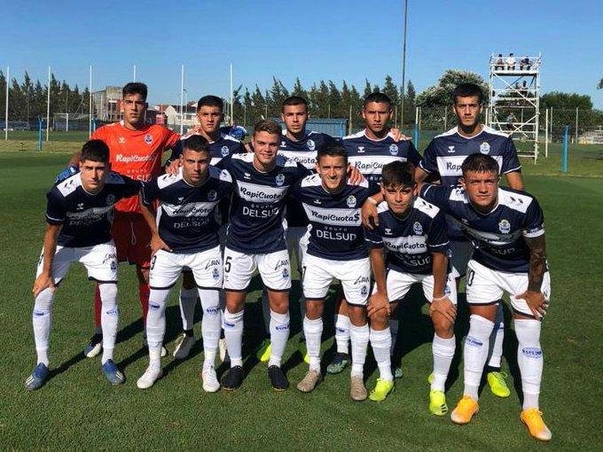 La Reserva de Chirola Romero debutó con un triunfazo en un partido picante ante Racing