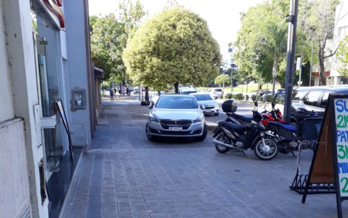 "Estacioná dónde quieras" ahora en modo tarde de verano 