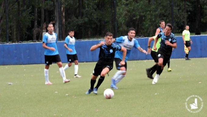 San Carlos sale a la cancha para su primera función