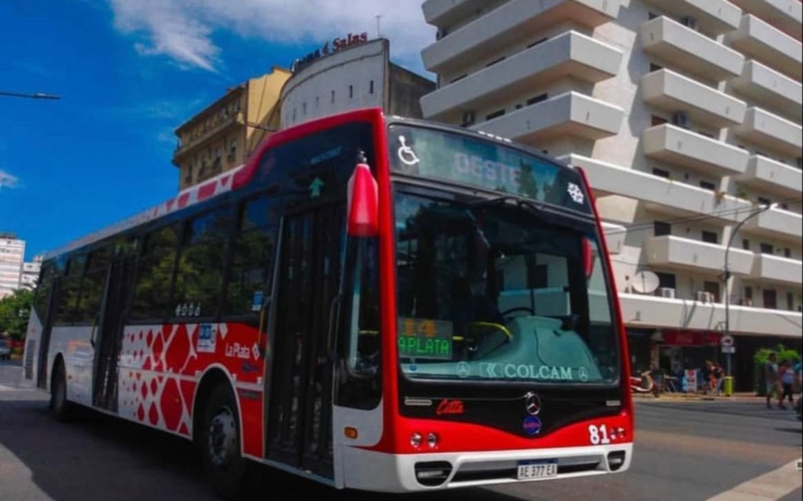 Los micros de línea retornan a su frecuencia habitual en la Ciudad
