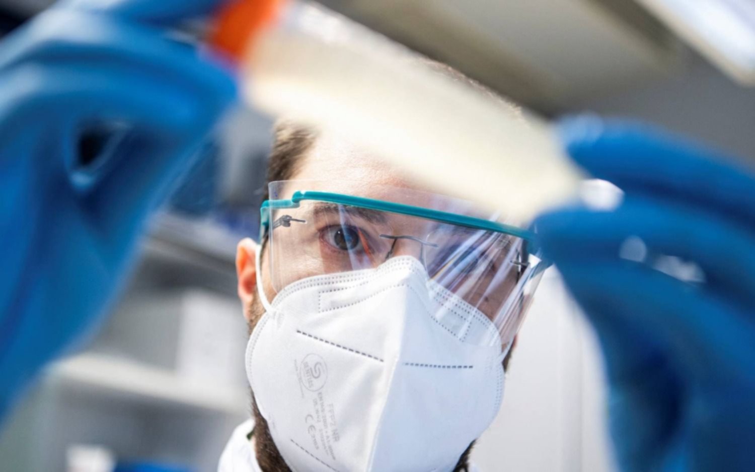 Epidemiólogo de Harvard advierte que la Ómicron no es una variante leve