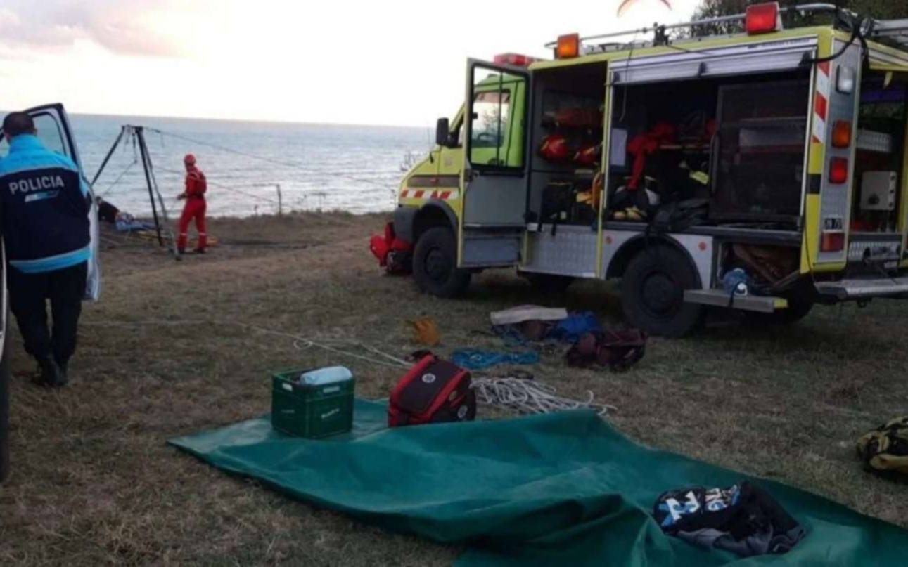 Estremecedor hallazgo en Mar del Plata: volaba en parapente y encontró un cuerpo en Los Acantilados