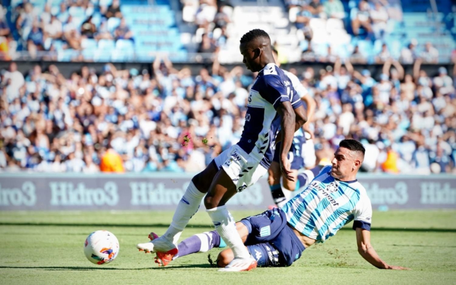 Carbonero pasó la revisión médica y celebró su llegada a Racing: "Ya estoy para jugar" 