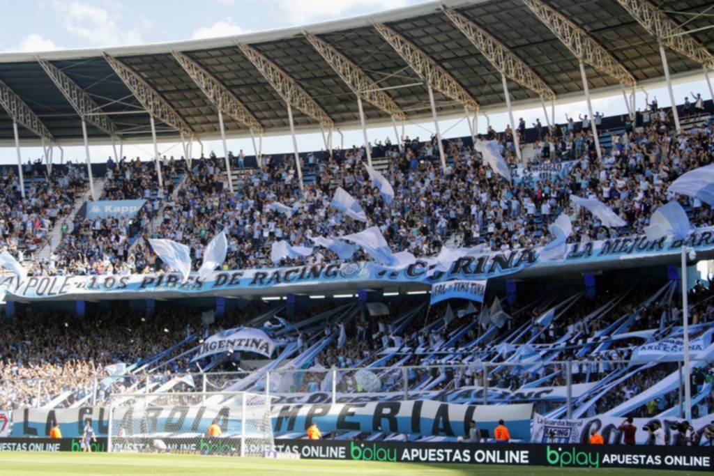 Después de mucho tiempo, se escuchó: “El Lobo y la Academia, unidos siempre están”