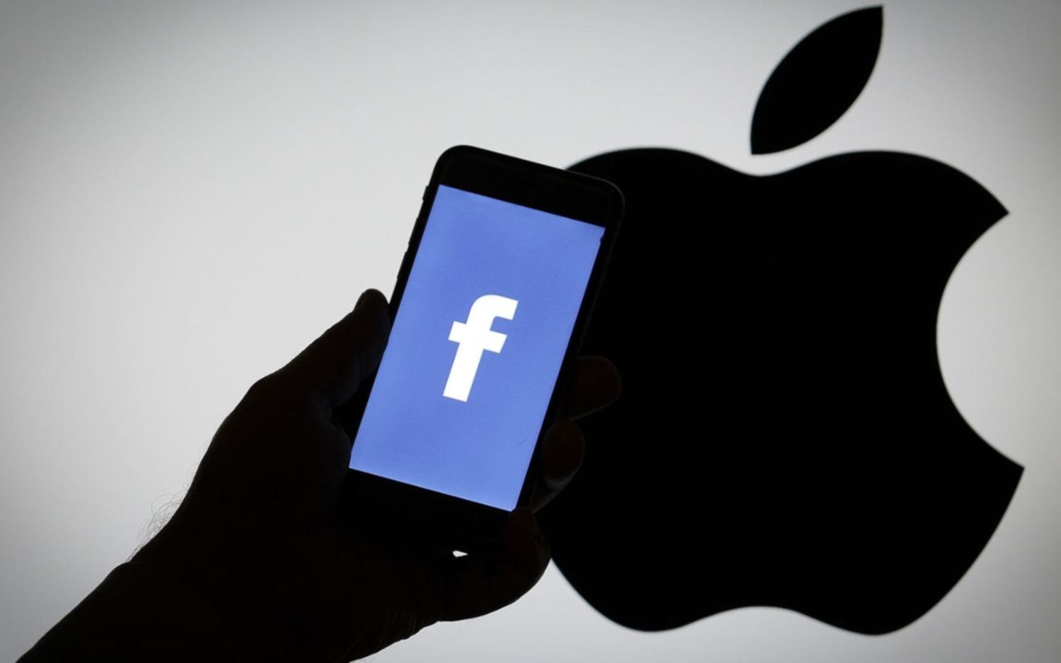 Apple complicó a Facebook y Mark Zuckerberg tendrá que encontrar una salida rápida