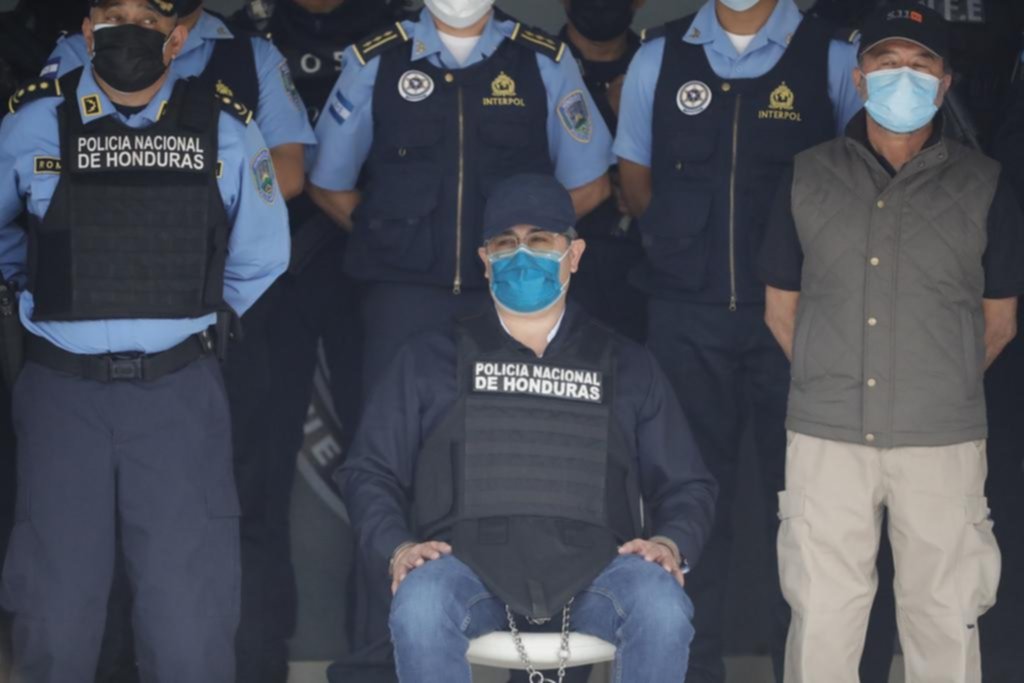 Capturan a expresidente por coimas del “Chapo”