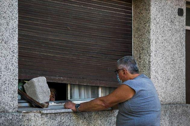 Jubilada encerrada: la Justicia dialogó con los vecinos y les pidió ayuda