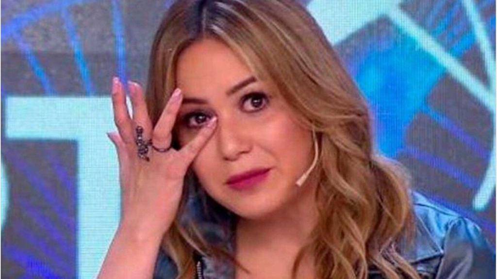Karina alarmó a todos: “Estoy muy triste, mi hija y cantar me salvaron la vida”