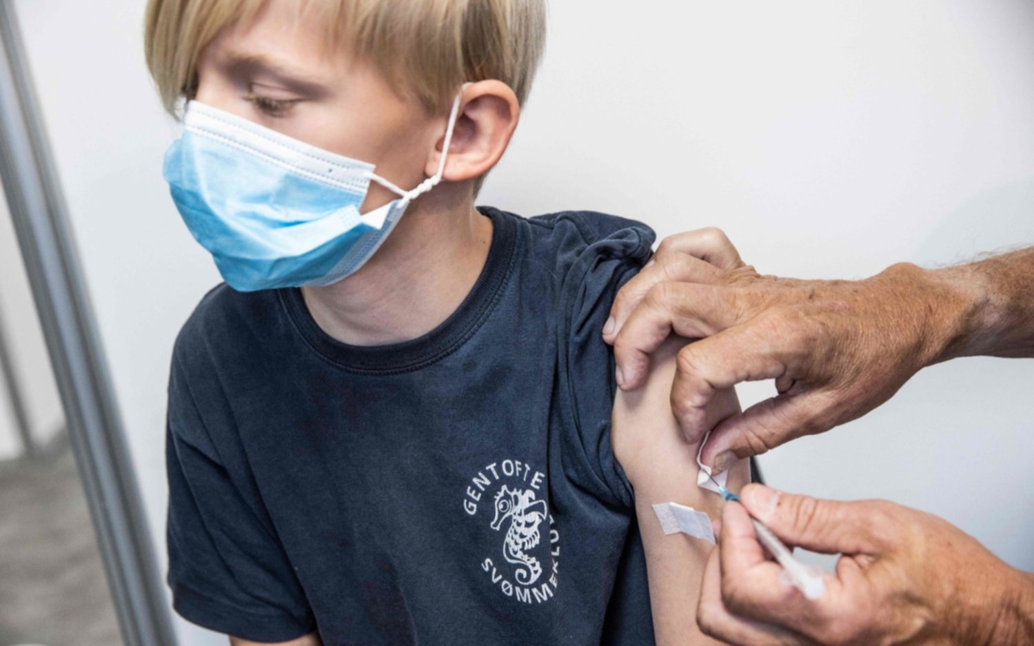 Reino Unido: Comenzarán a vacunar contra el Covid a niños de entre 5 a 11 años