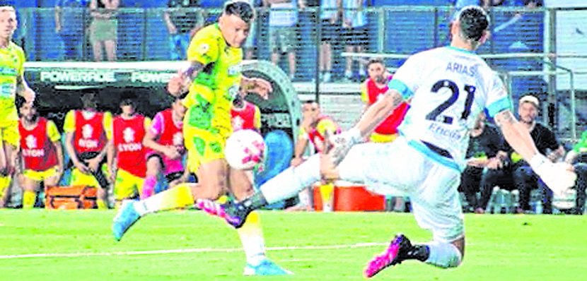 Racing quiere sumar su primera victoria ante Defensa, en una jornada plagada de partidos