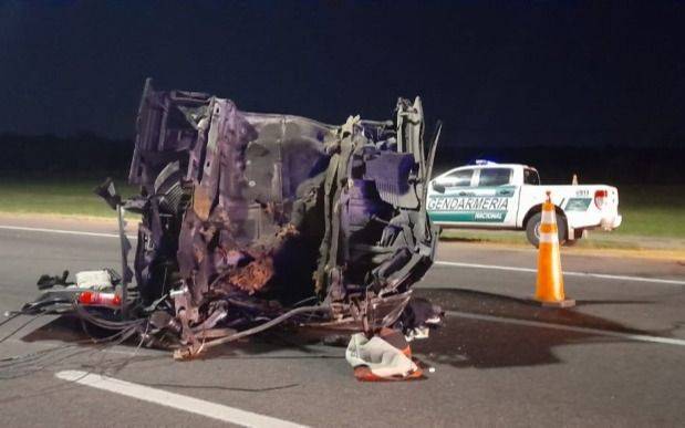 Accidente entre camiones y camioneta en Autopista