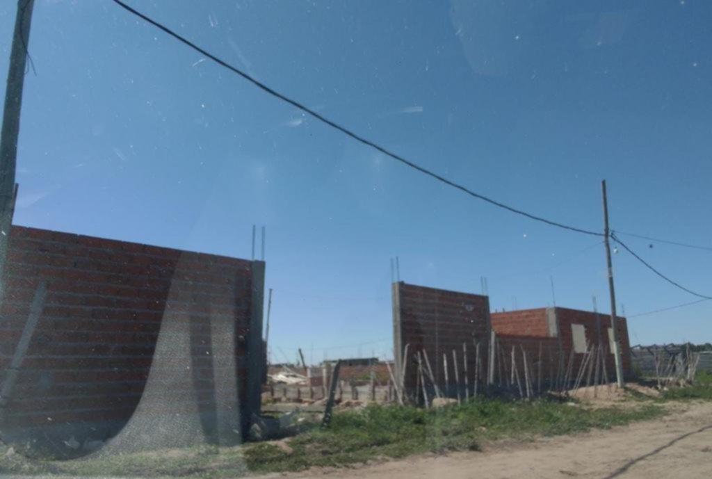 Otra denuncia por la toma de Los Hornos