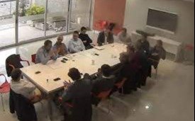 El juez Kreplak llamó a indagatoria a los 14 asistentes a la denominada "mesa judicial"