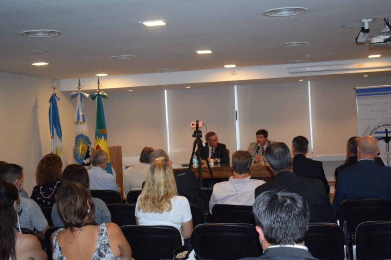 Primera charla abierta "La Justicia que necesitamos los bonaerenses".