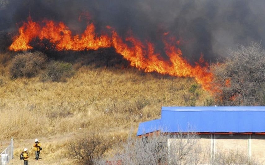 El gobernador Gustavo Valdés pidió ayuda a Estados Unidos para combatir el fuego en Corrientes