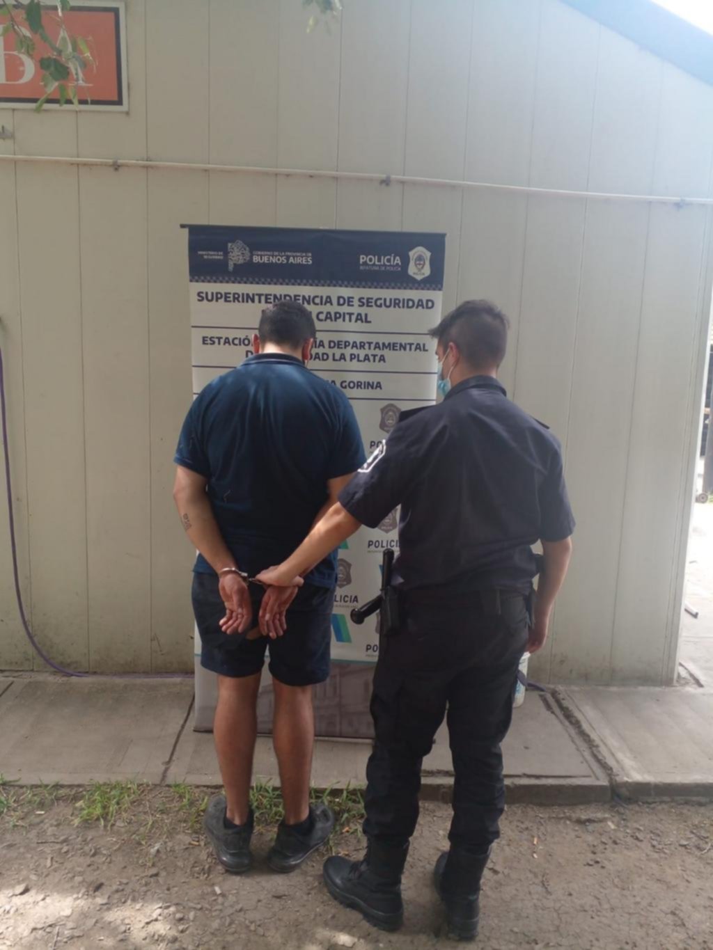Persiguió a su ex por Gorina y la chocó con una moto