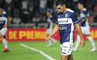 Gimnasia terminó goleado por 4 a 0 frente a Banfield