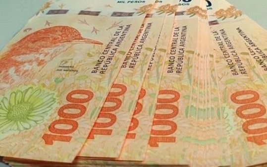 Cuándo cobran sus sueldos los estatales bonaerenses: salió el cronograma de pago