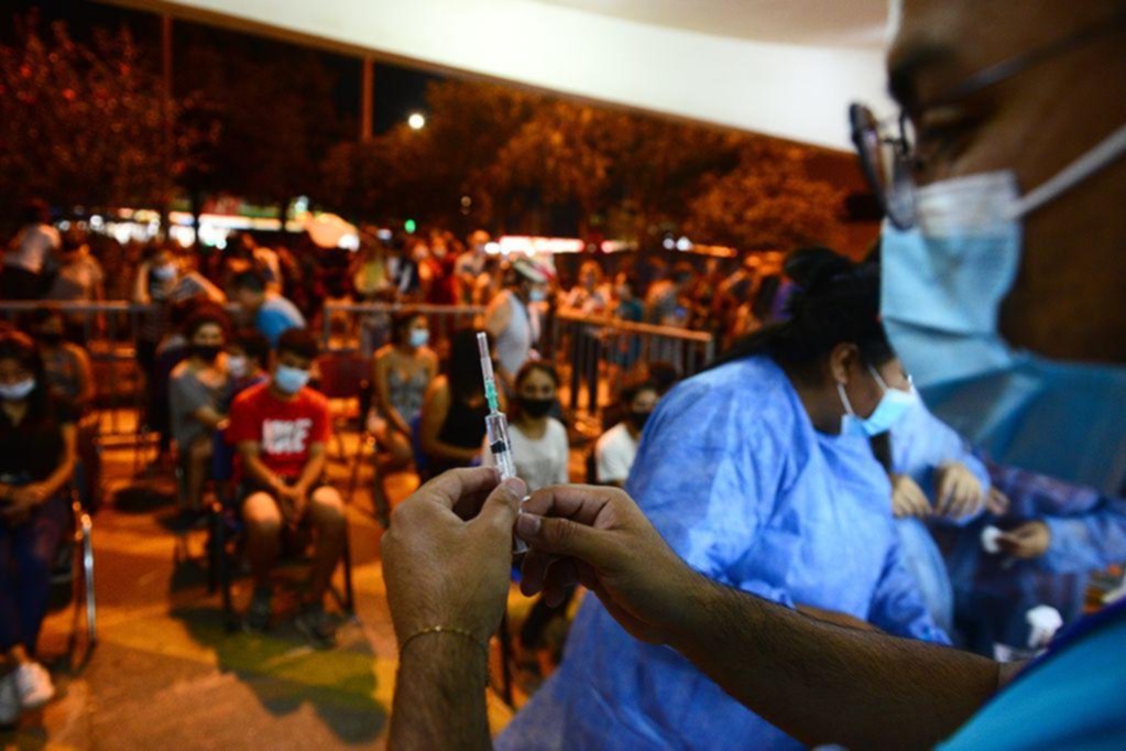 Covid: arrancan con las dosis pediátricas de Pfizer