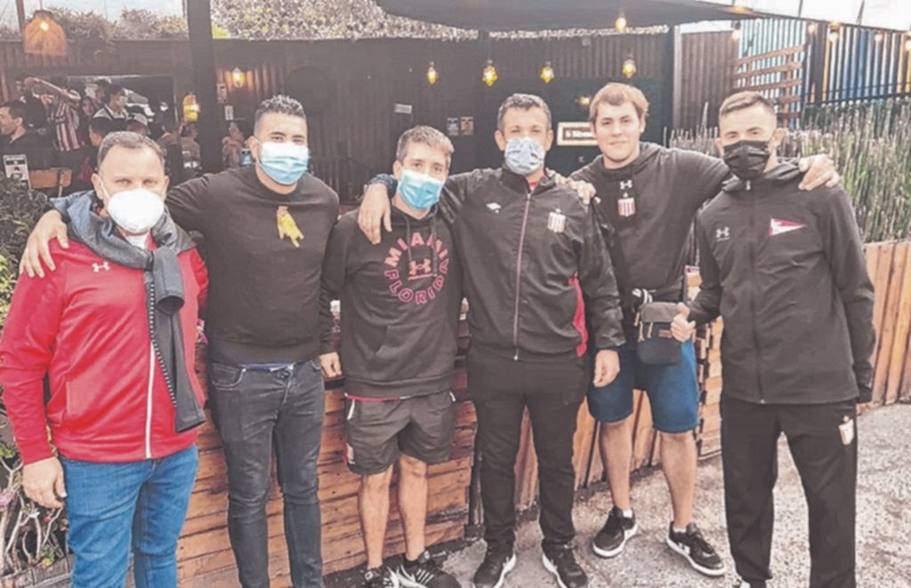 VIDEO. El PCR del cariño por Estudiantes le dio positivo a los hinchas