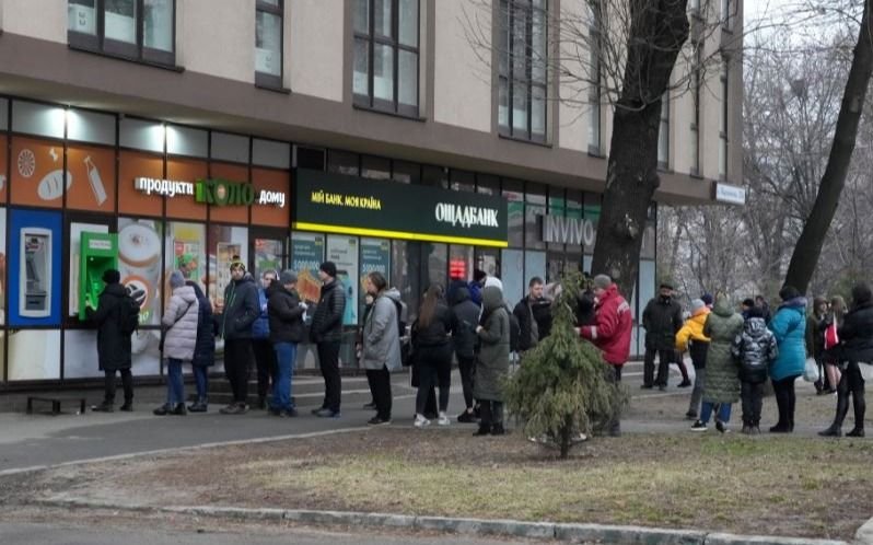 Identifican a 100 argentinos en Ucrania y la Embajada habilitó un WhatsApp de emergencia