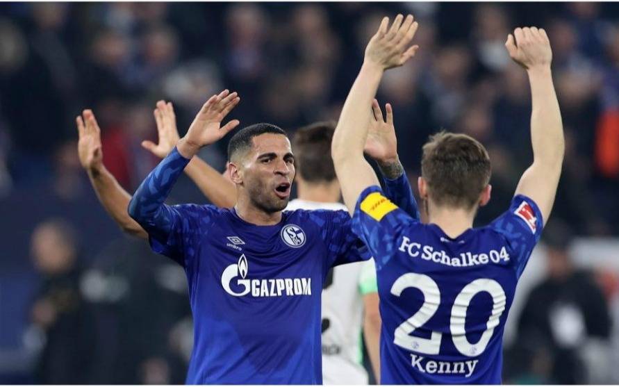 Conflicto bélico: Schalke 04 de Alemania decidió quitar la publicidad de su camiseta del gigante ruso Gazprom