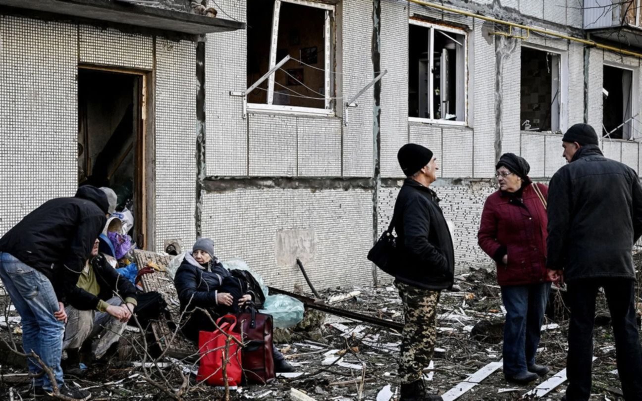 Cerca de 100 mil ucranianos huyeron de sus hogares tras invasión rusa, advirtió la ONU