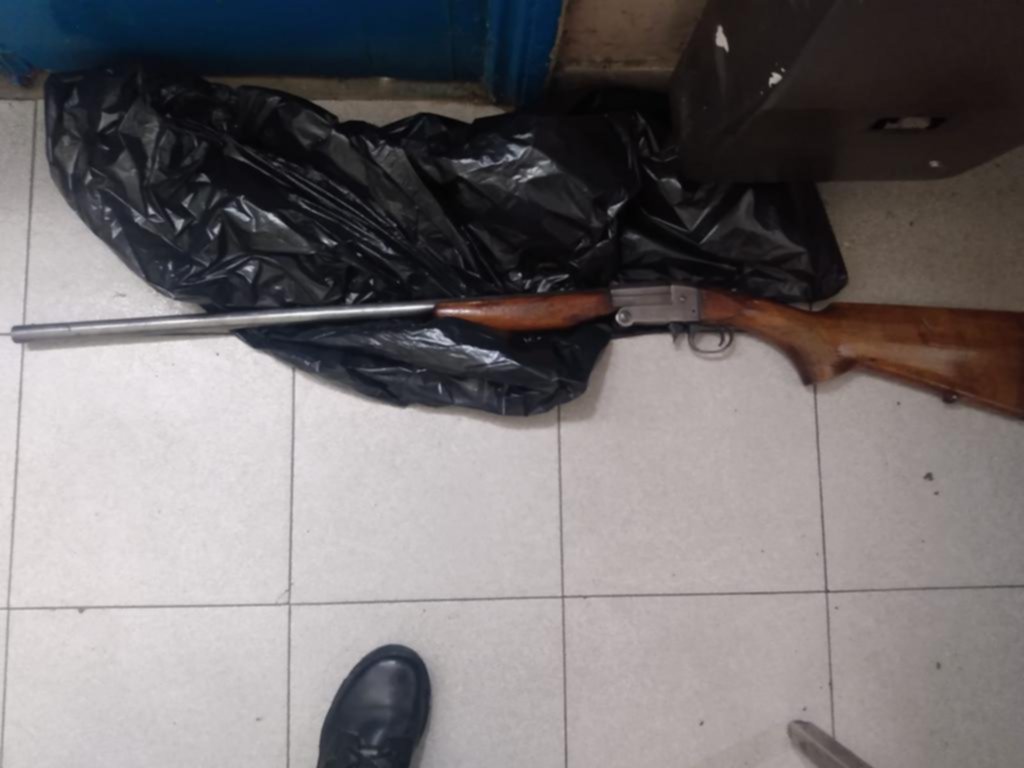 Lo detienen por ejecutar a un pitbull con una escopeta sin papeles