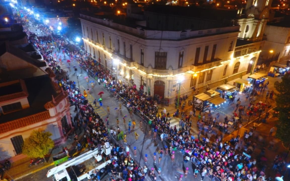 Por el anuncio de tormentas reprograman el Carnaval de Ensenada
