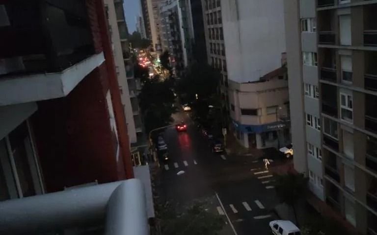Apagón en la Costa y alerta meteorológico por fuertes tormentas