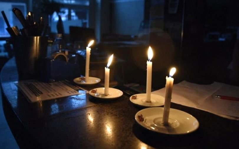 Malestar por los reiterados cortes de luz en la zona de 1 y 61