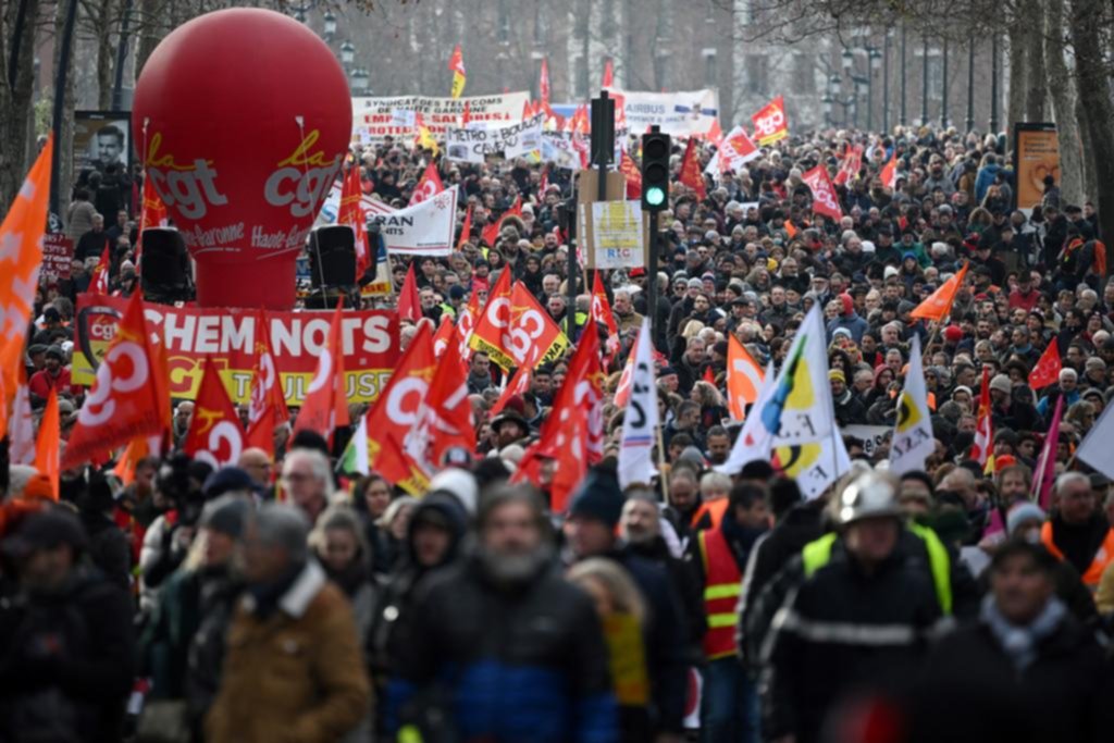 Más de un millón de personas contra la reforma jubilatoria en Francia