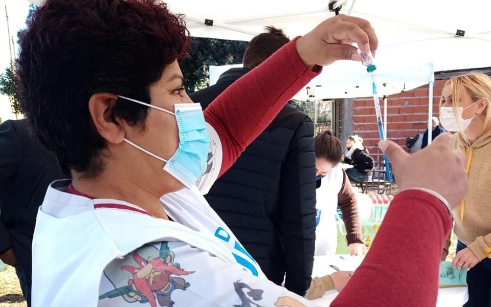 Llegan las vacunas bivalentes anti-covid a La Plata: desde cuándo las aplican y en qué hospitales