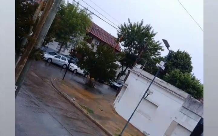 Vecinos denuncian el robo de alarmas en Plaza Irigoyen 