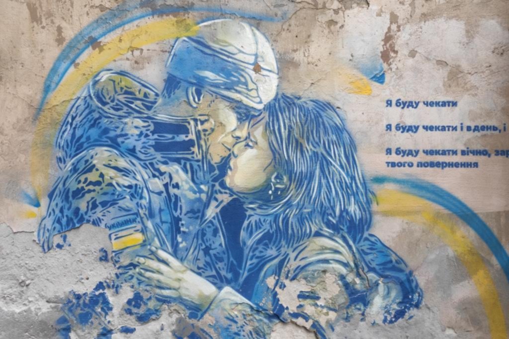 El arte callejero ucraniano busca capturar la memoria de la guerra