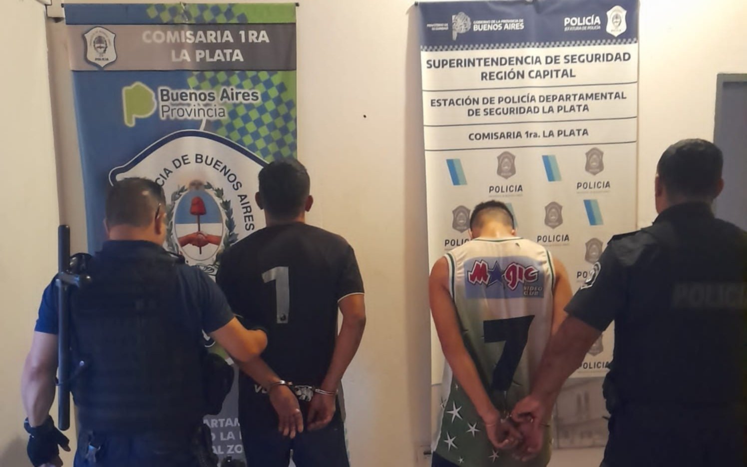 Dos delincuentes les robaron las bicicletas y golpearon a menores de edad: terminaron aprehendidos