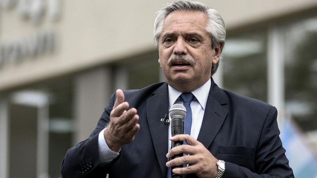 Fernández convocó a una mesa en el PJ pero se agitó más la interna