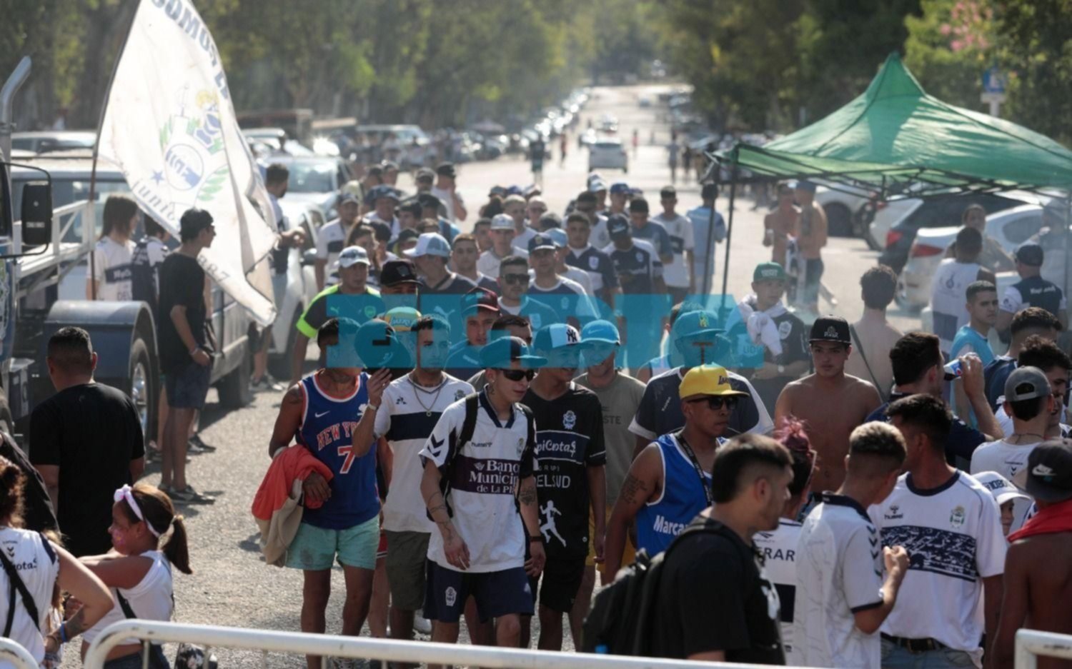 FOTOS | Así se vivió la previa de los hinchas triperos