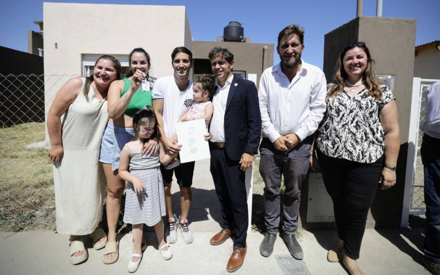 Axel Kicillof entregó 25 viviendas y 425 escrituras gratuitas