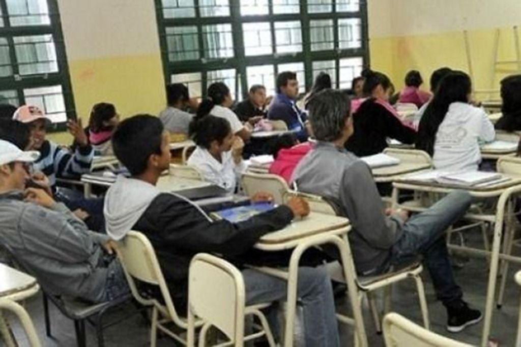 El fin de la repitencia, aplazado: tras la polémica, no se aplica este año