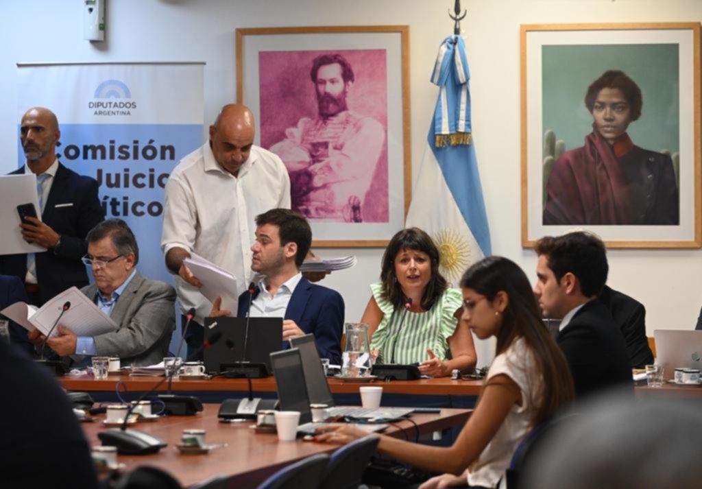 “Fuegos artificiales”: avanza el FdT contra la Corte