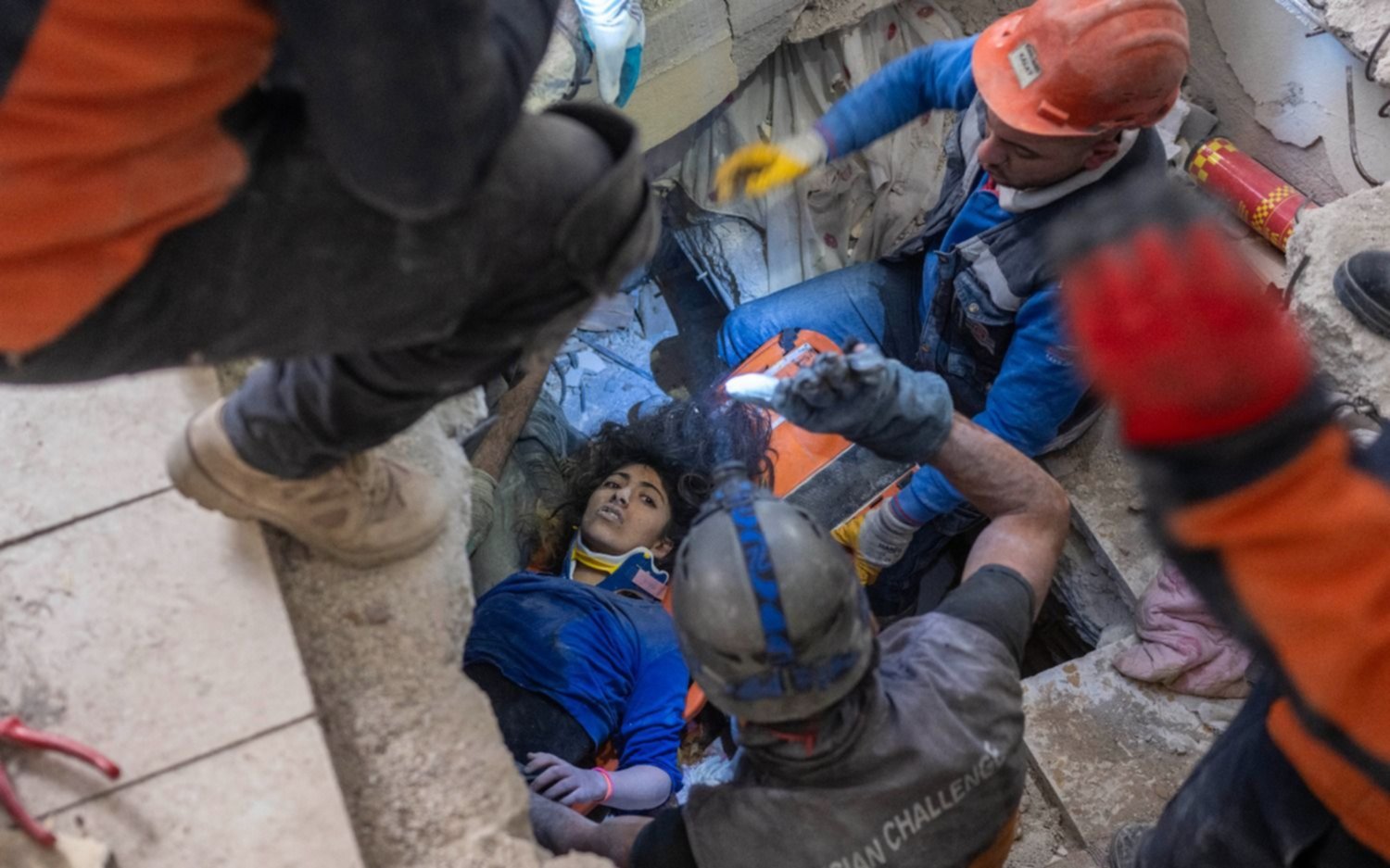Rescataron a una mujer que pasó más de 100 horas sepultada tras el sismo en Turquía