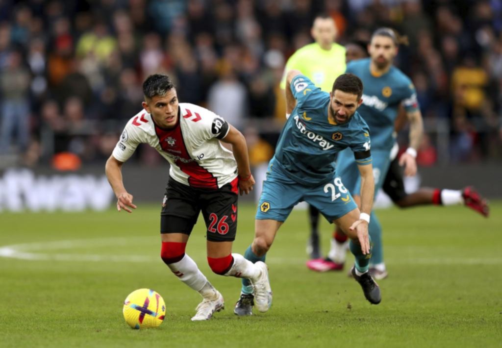 El Chelsea de Fernández no pasó de empate y primer gol de Alcaraz