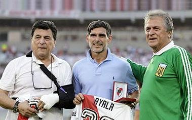 Passarella regresó al Monumental sin insultos