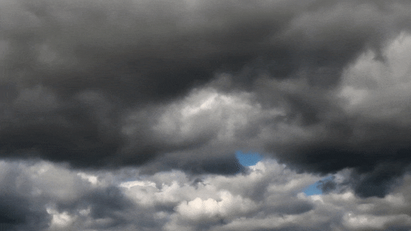 Cielo negro, lluvia, truenos y relámpagos: una leve tormenta pasó por La Plata y trajo alivio
