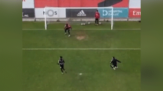 Definición única y golazo de Otamendi: ¿el mejor de todos?