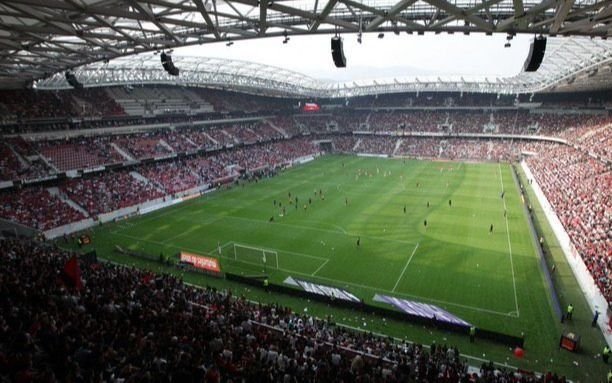 Escándalo en Francia: grabaron una película porno en un estadio y en pleno partido