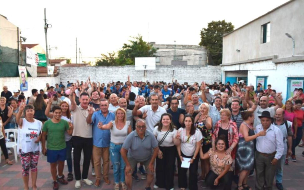 Escudero en el Club Villa Lenci de Altos de San Lorenzo con miras a la intendencia 