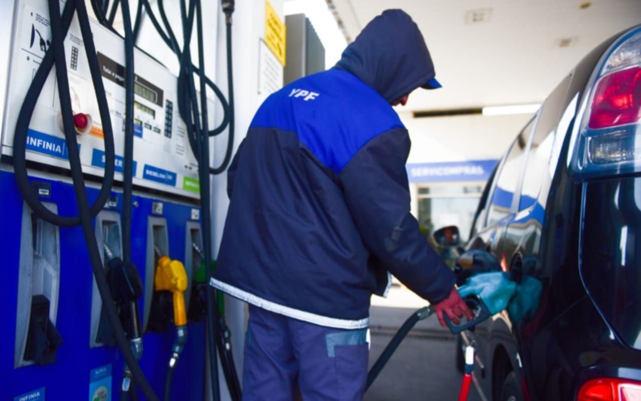 YPF también aumentó el precio de sus combustibles y en La Plata la súper se encamina a los $200